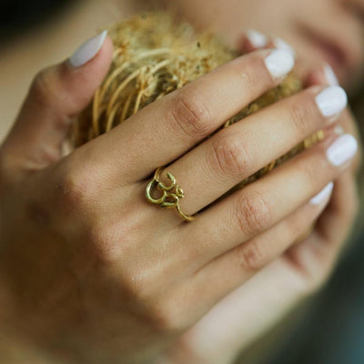 Om ring
