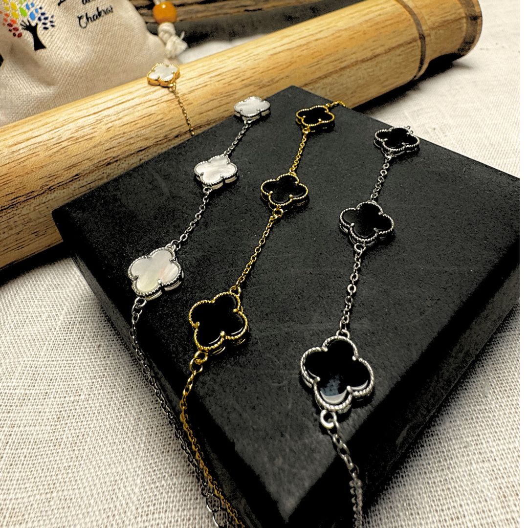 “Lucky Clover” Bracelet in Mother-of-Pearl or Onyx