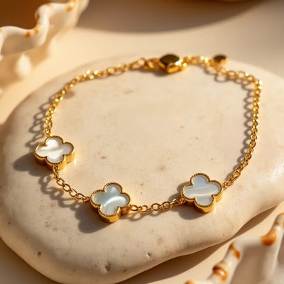 “Lucky Clover” Bracelet in Mother-of-Pearl or Onyx
