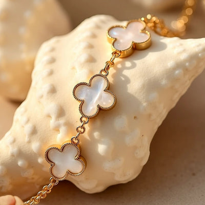“Lucky Clover” Bracelet in Mother-of-Pearl or Onyx