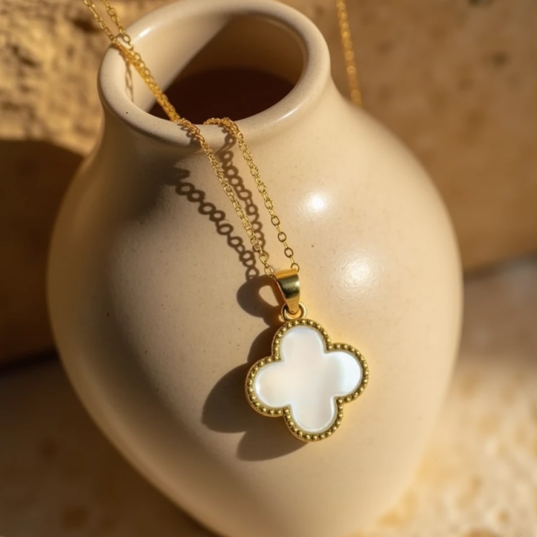“Lucky Clover” Necklace in Mother-of-Pearl or Onyx