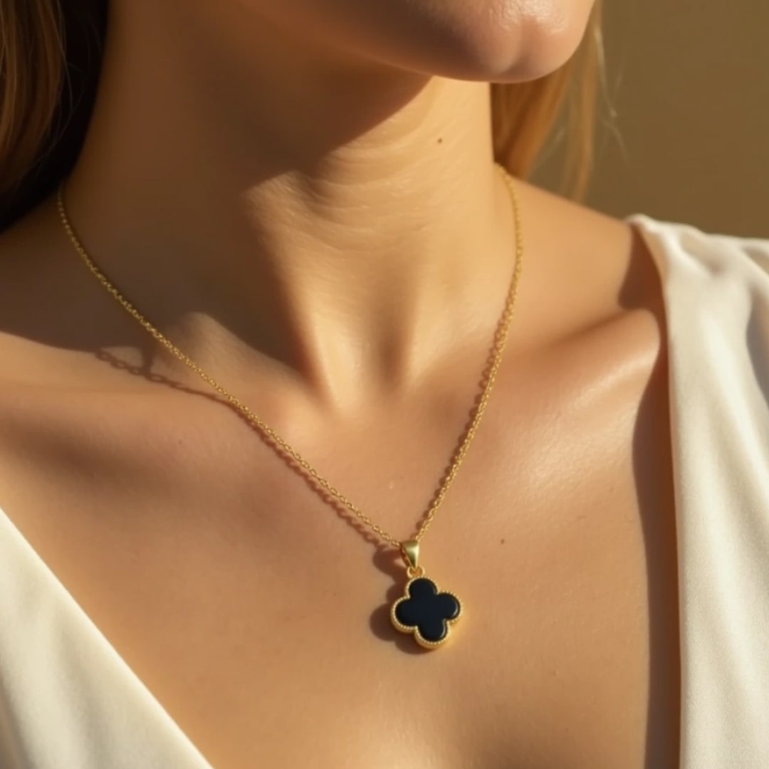 “Lucky Clover” Necklace in Mother-of-Pearl or Onyx