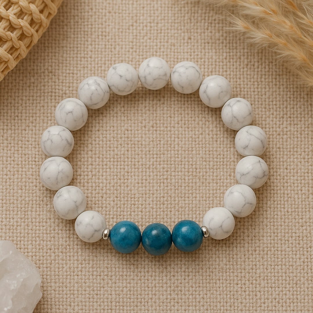“Slimming” Bracelet in Apatite & Howlite