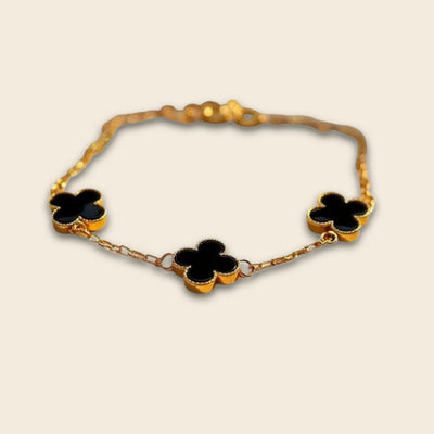 “Lucky Clover” Bracelet in Mother-of-Pearl or Onyx